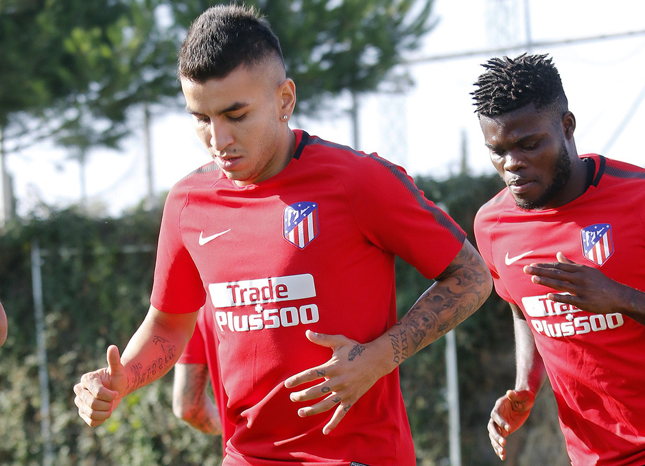 Ảnh bài viết Hạ đẹp Sevilla, dàn sao Atletico nghiêm túc tập luyện chờ ngày đấu Chelsea