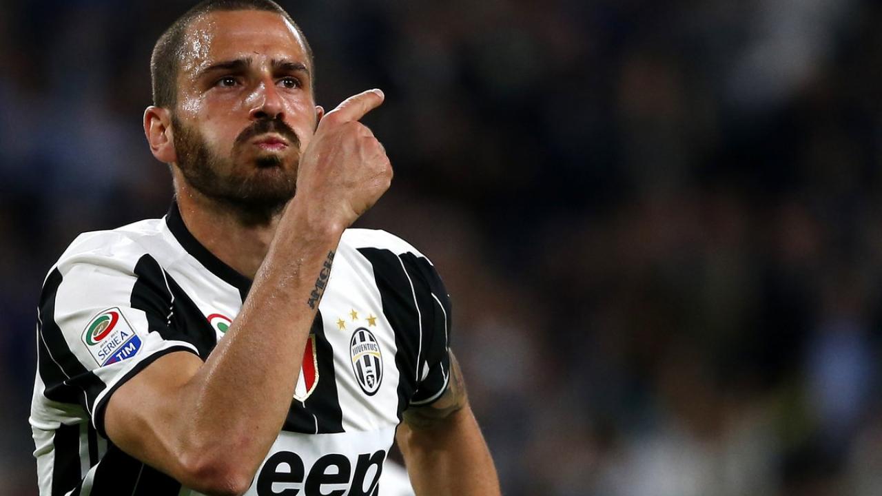 Ảnh bài viết Góc siêu phẩm: Bonucci vô lê tung lưới AS Roma