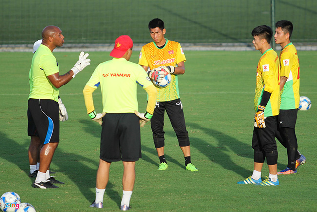 Ảnh bài viết Thủ môn tuyển Việt Nam: Lại vấn đề tâm lý, ông Chung tin ai?