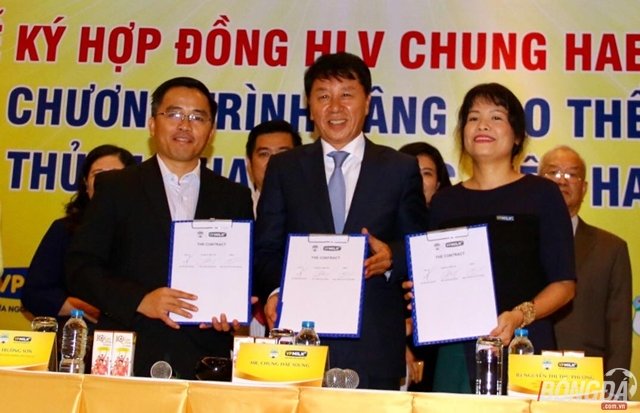 Ảnh bài viết Điểm tin bóng đá Việt Nam tối 25/10: HAGL sẽ mạnh nhất Đông Nam Á