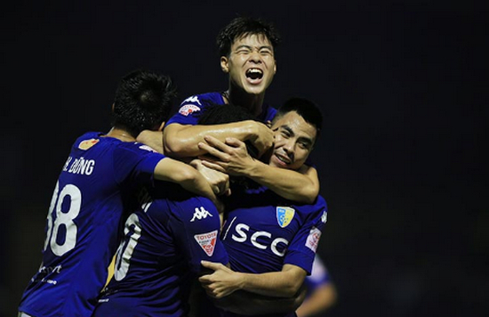 Ảnh bài viết 18h30 ngày 05/11, Hà Nội FC vs TP.HCM: Cờ đền tay rồi, phất thôi!