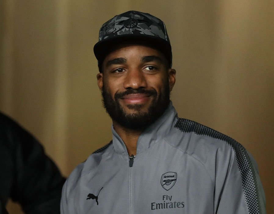 Ảnh bài viết Lacazette bị hắt hủi, người đại diện nói gì?