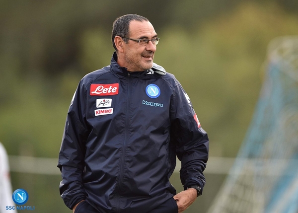 Ảnh bài viết Maurizio Sarri nở nụ cười trìu mến với những con người bị 'hắt hủi'