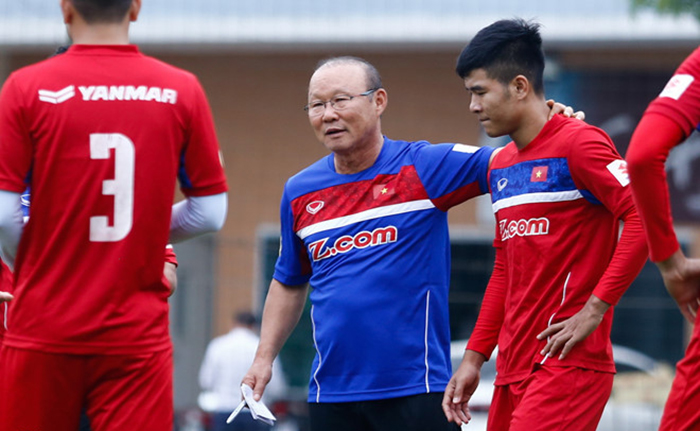 Ảnh bài viết HLV Park Hang-seo cố học tiếng Anh để giao tiếp với cầu thủ Việt