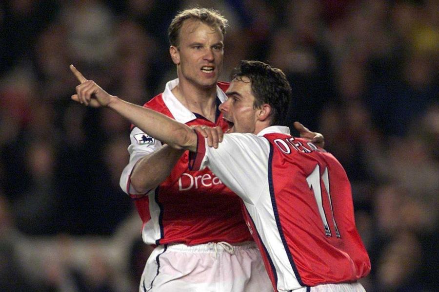 Ảnh bài viết Dennis Bergkamp bị Marc Overmars và Van der Sar sa thải