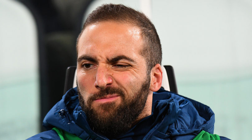 Ảnh bài viết 'Trốn' Juventus, Higuain lấn sân bóng đá phủi