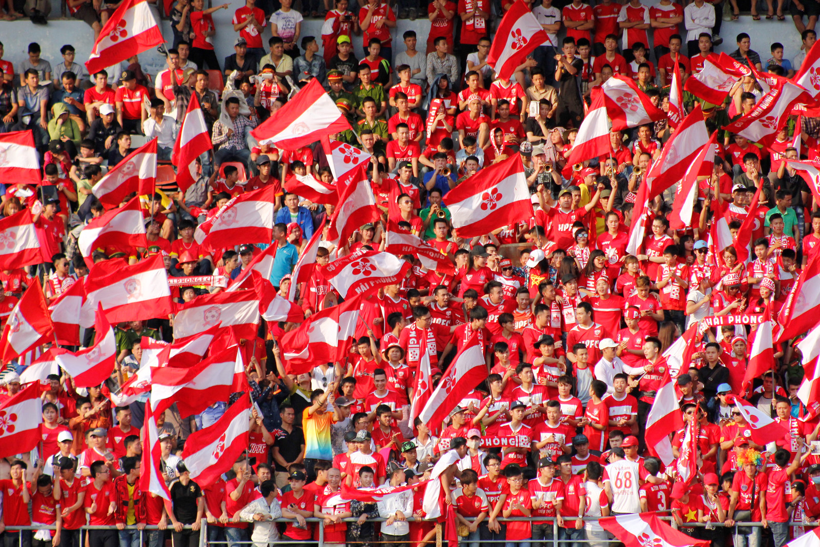 Ảnh bài viết Điểm tin bóng đá Việt Nam sáng 02/03: CĐV Hải Phòng lên kế hoạch "náo loạn" Hàng Đẫy