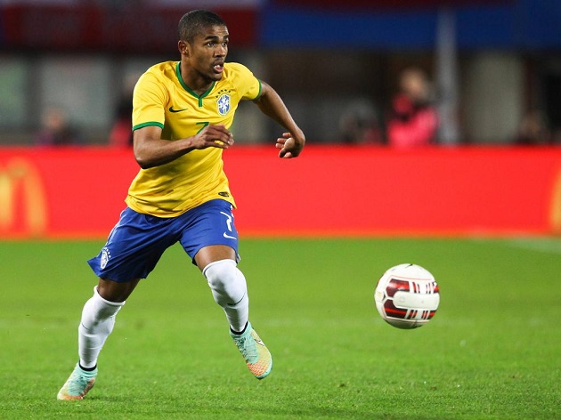 Ảnh bài viết Điểm tin sáng 25/03: Man Utd muốn có Douglas Costa, Ryan Giggs trải lòng về ghế nóng ở Old Trafford