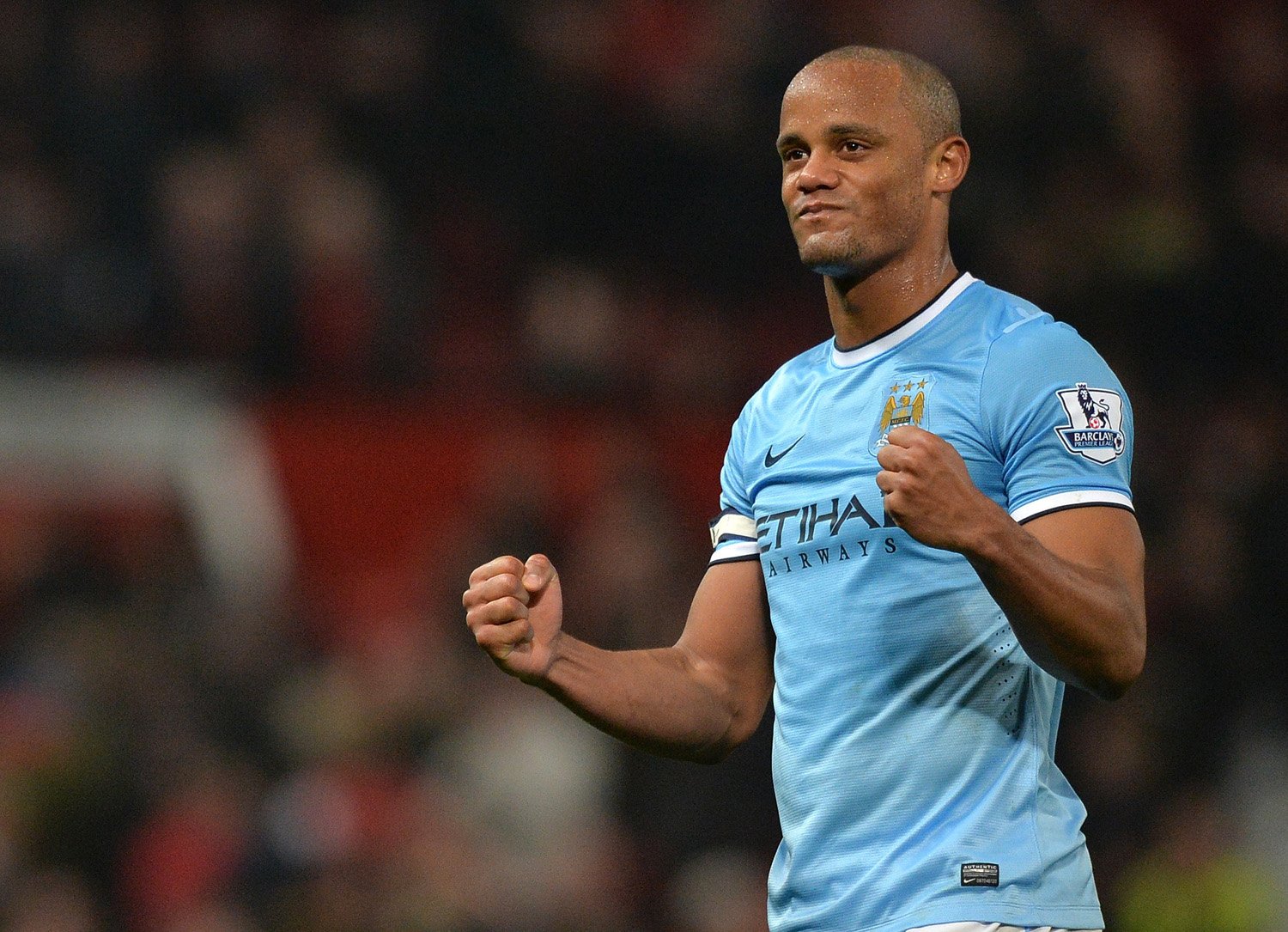 Ảnh bài viết Đội trưởng Kompany 'cầu cứu' 57 ngàn anh em ủng hộ Man City