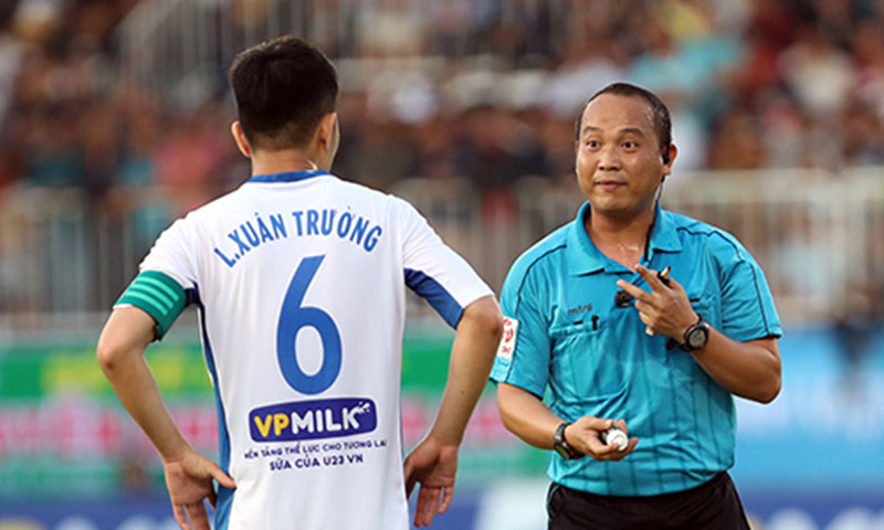 Ảnh bài viết Bê bối trọng tài và sự tồn vong của V-League