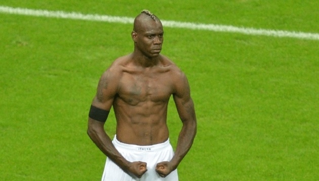 Ảnh bài viết Mario Balotelli: Đứa trẻ bất hạnh trong hình hài bức tượng Warsaw