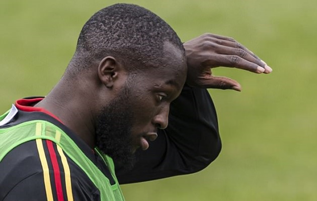 Ảnh bài viết Phong độ lao dốc, Lukaku ủ rủ đến sân tập 