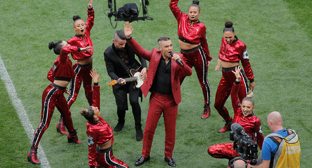 Ảnh bài viết Lễ khai mạc World Cup: Hành động khiếm nhã của Robbie Williams