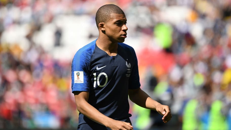 Ảnh bài viết Sút tung lưới Peru, Mbappe đi vào lịch sử