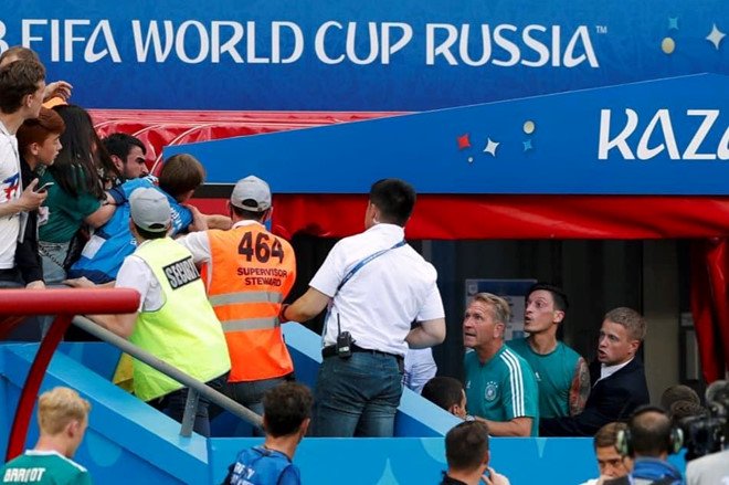 Ảnh bài viết SỐC: CĐV Đức đòi tẩn Ozil sau thất bại trước Hàn Quốc