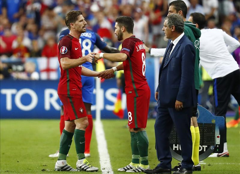 Ảnh bài viết Tân binh NHA sắp có 'nhà vô địch EURO 2016' với giá bèo