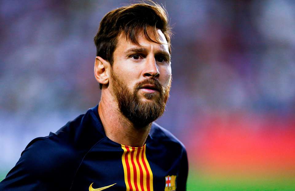 Ảnh bài viết Chơi khăm Messi, fan nữ nhận trái đắng