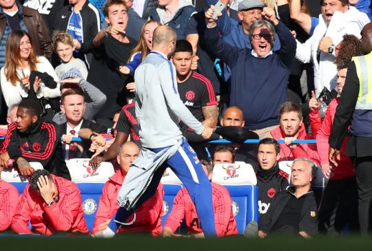 Ảnh bài viết Bị khiêu khích, Mourinho công kích với trợ lý của HLV Sarri