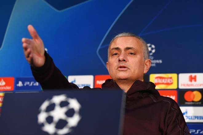 Ảnh bài viết Mourinho: "Tôi sẽ mời người đó ngồi vào ghế HLV Man United"