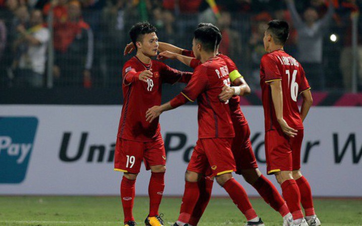 Ảnh bài viết "Tôi chưa thấy Quang Hải chuyền được quả bóng nào hay"
