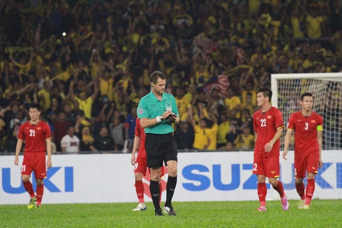 Ảnh bài viết Bắt xong trận Việt Nam vs Malaysia, trọng tài FIFA bỗng "mất tích"