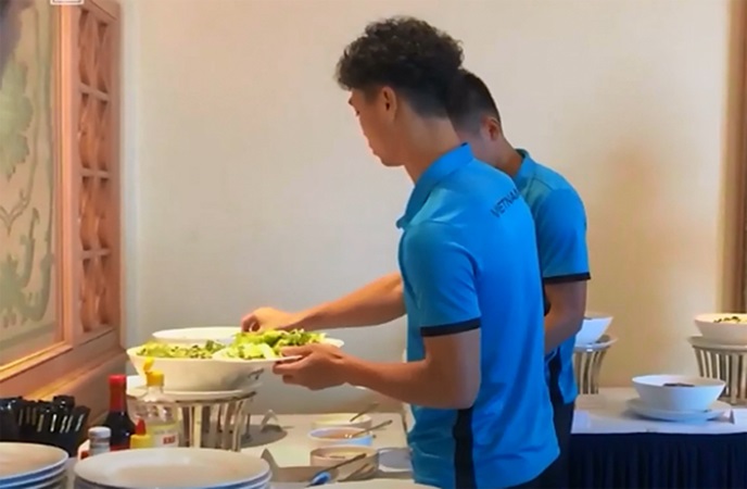 Ảnh bài viết Học tập Hàn Quốc World Cup 2002, tuyển Việt Nam "phục nhân sâm" nâng thể lực?