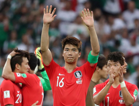 Ảnh bài viết Ki Sung-yueng chia tay tuyển Hàn Quốc sau thất bại ở Asian Cup