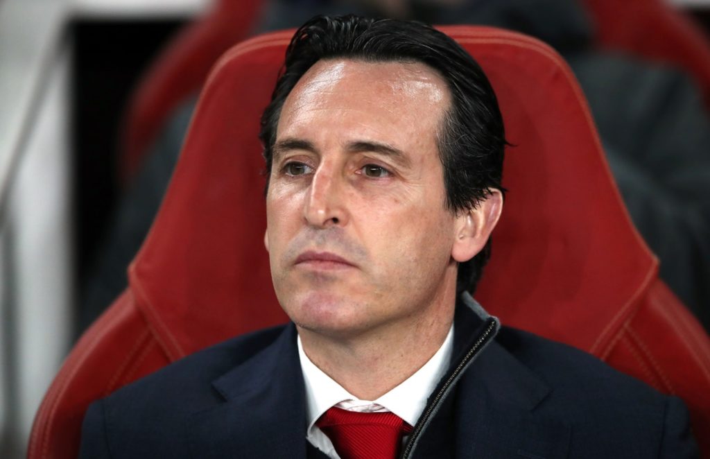 Ảnh bài viết Trò cũ bị thất sủng: "Emery làm tôi buồn cười"