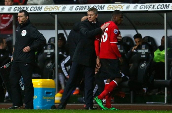 Ảnh bài viết Được Solskjaer động viên, Zaha quyết tâm tìm đến huyền thoại Bờ Biển Ngà