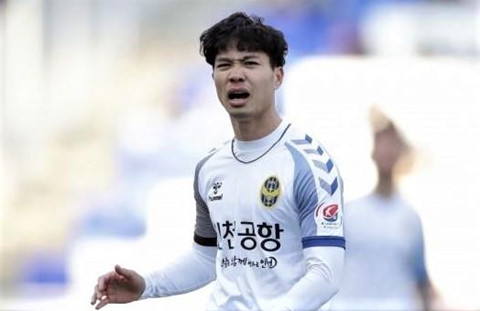 Ảnh bài viết 'Không được ra sân, Công Phượng hãy kiên nhẫn như Park Ji-sung tại MU'