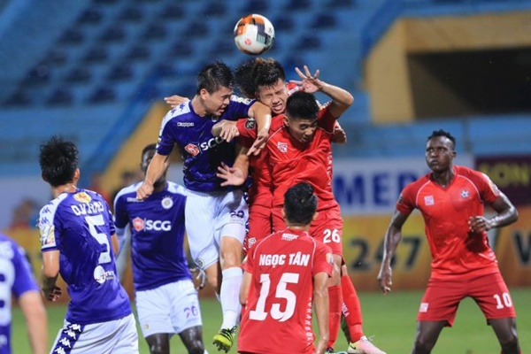 Ảnh bài viết Nảy lửa 2 đầu bảng xếp hạng V-League