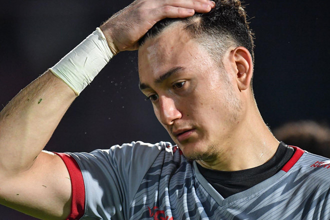 Ảnh bài viết HLV Thái Lan dự khán trận đấu của Văn Lâm, chuẩn bị cho King's Cup