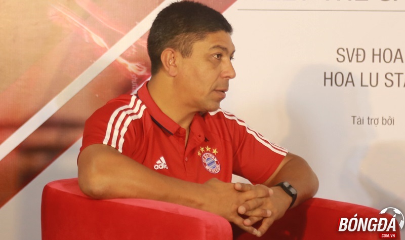 Ảnh bài viết Đến Việt Nam, huyền thoại Bayern trải lòng về kỷ niệm khó quên với Man Utd 