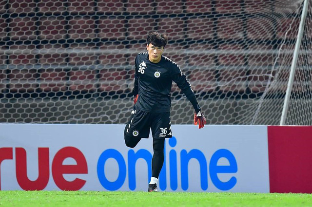 Ảnh bài viết Siêu dự bị nhưng vẫn lên tuyển, lạ lùng thủ môn Bùi Tiến Dũng!