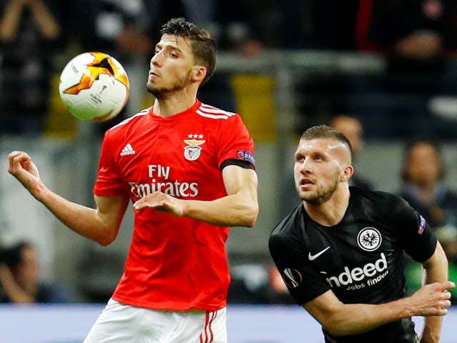 Ảnh bài viết Liên tục bị từ chối, Man Utd sang Benfica tìm trung vệ