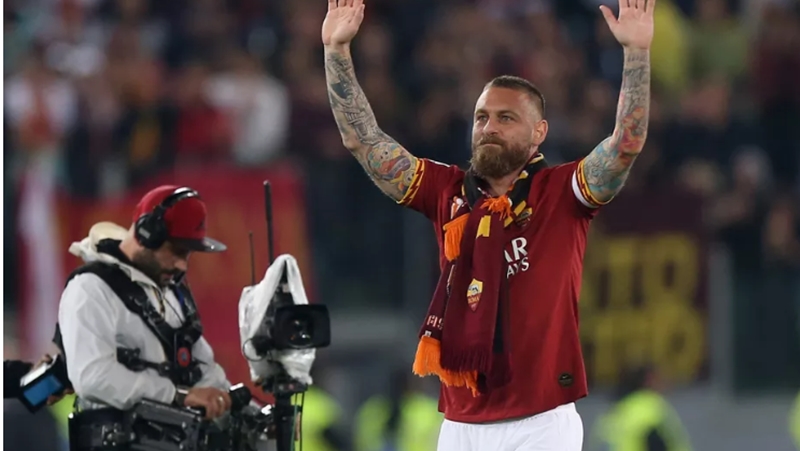 Ảnh bài viết Nhìn lại hàng tiền vệ của AS Roma trong mùa giải 2018 - 2019