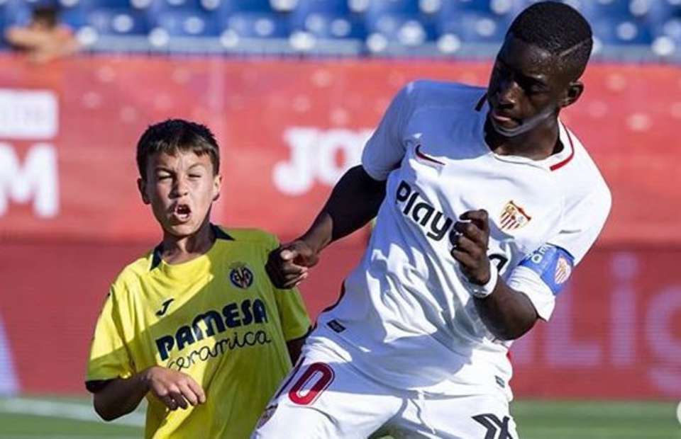 Ảnh bài viết CHOÁNG! 12 tuổi cao 1m75, 'quái vật' Sevilla khiến đối thủ khóc thét