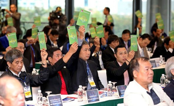 Ảnh bài viết Ông Cấn Văn Nghĩa từ chức, còn ông bầu nào dũng cảm ngồi ghế nóng VFF?