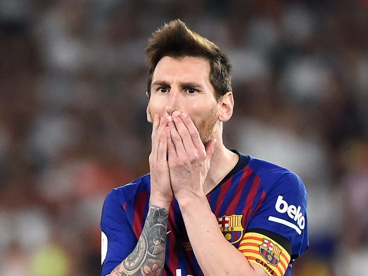 Ảnh bài viết SỐC: Messi là lý do Barcelona buộc phải bán Ronaldinho và Deco