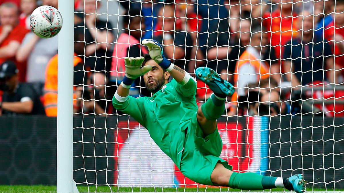 Ảnh bài viết Claudio Bravo - Từ kẻ bị đào thải đến người giữ cúp cho Man City