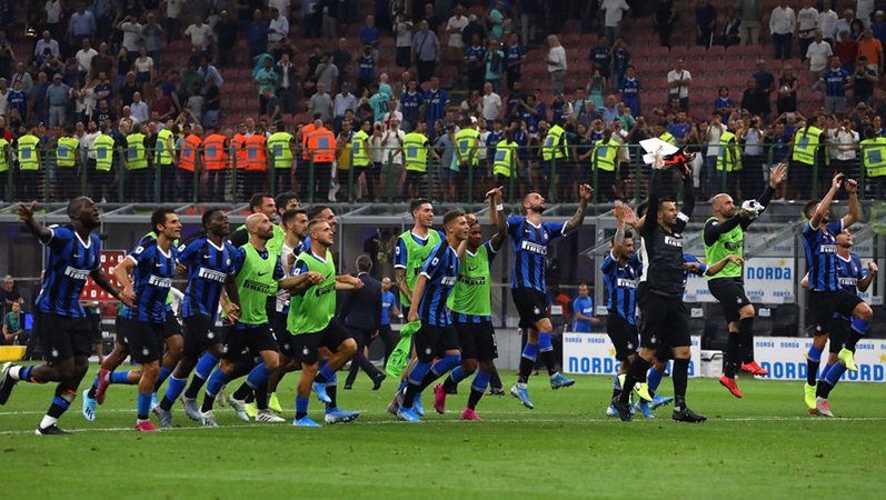 Ảnh bài viết 'Nghệ sĩ hài' khai hỏa, Inter Milan vùi dập Lecce trận mở màn
