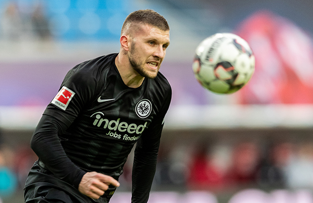 Ảnh bài viết Gia nhập AC Milan, Ante Rebic cần nhớ cái 'dớp' đáng sợ này