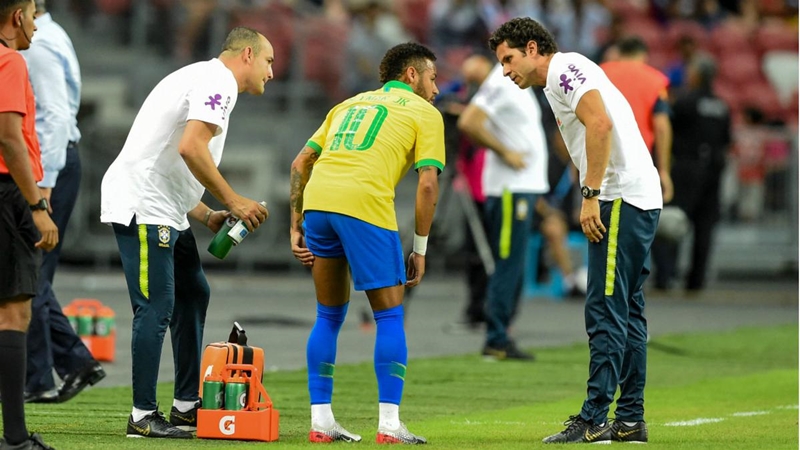 Ảnh bài viết Neymar chấn thương, NHM bùng nổ dữ dội trên Twitter