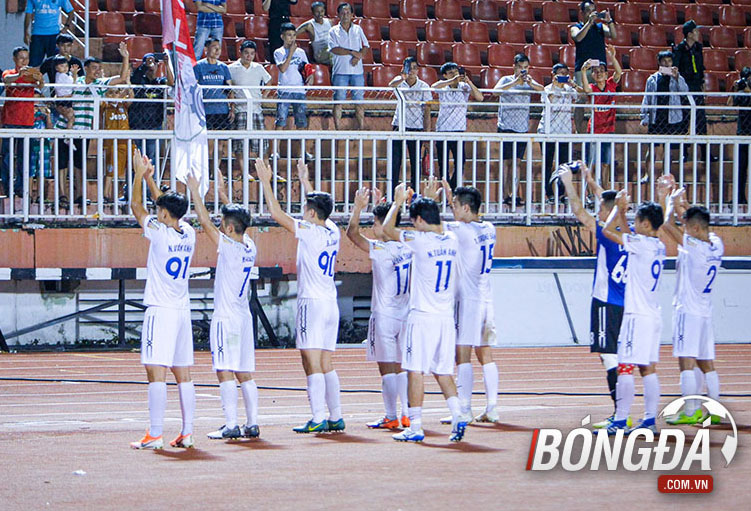 Ảnh bài viết Sao HAGL có hành động đặc biệt, tri ân NHM sau khi chính thức trụ hạng V-League