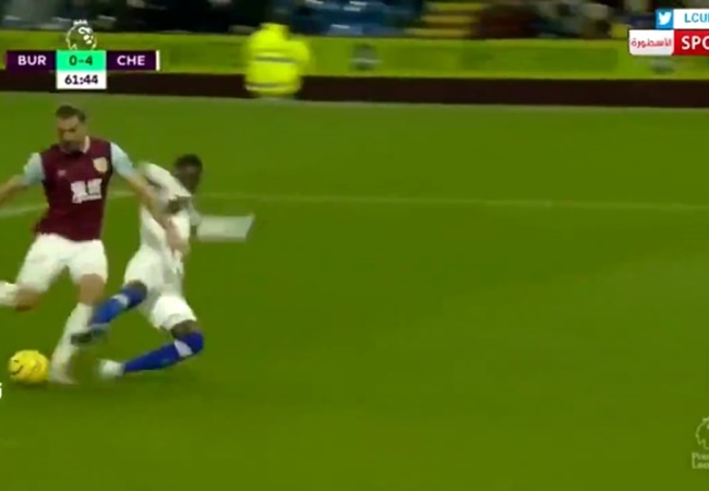 Ảnh bài viết Sao Chelsea thi triển chiêu thức kinh điển trong truyện Jindo