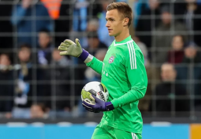Ảnh bài viết Bị 2 cái tên đàn áp, "người nhện" sinh năm 2000 bỏ ngỏ việc rời Bayern