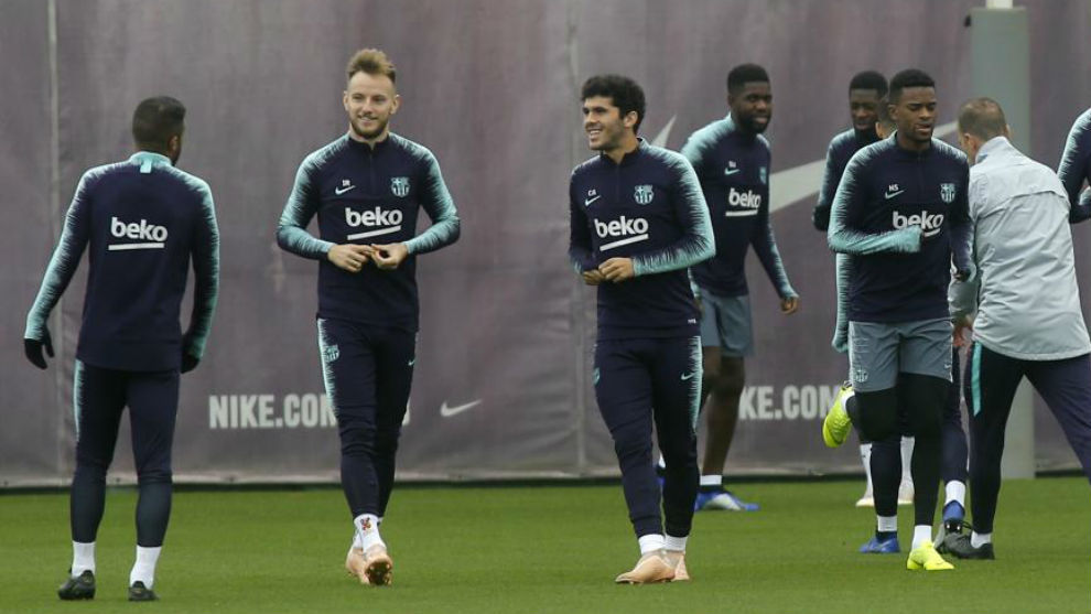 Ảnh bài viết Đạt thoả thuận! Barca dâng 2 "tốt thí", đón "siêu bom" hàng đầu nước Anh