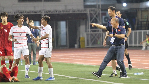 Ảnh bài viết HLV Park Hang-seo chẳng phải người Việt nên đâu cần hiểu ai là “thủ môn quốc dân”