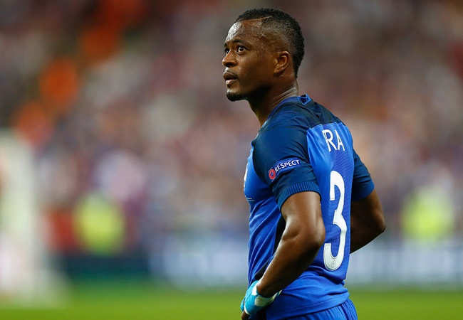 Ảnh bài viết 11 sản phẩm cực chất từ lò PSG: Patrice Evra và 'bom hụt' CLB TPHCM