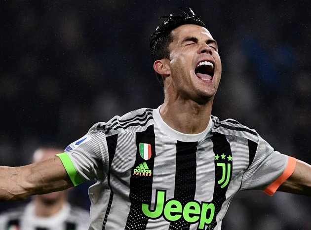 Ảnh bài viết Quá bá đạo, Ronaldo sắp trở thành cầu thủ bóng đá đầu tiên làm nên lịch sử